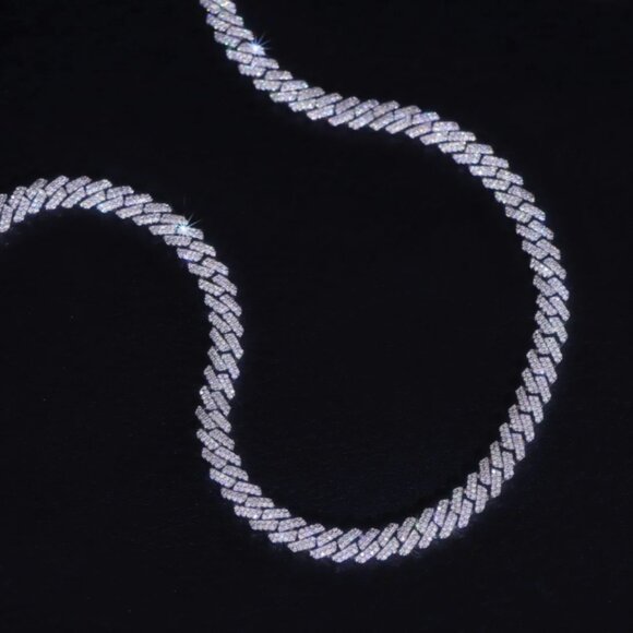 8mm Moissanite Prong Cuban Link Chain in White Gold - Picture 2 of 3